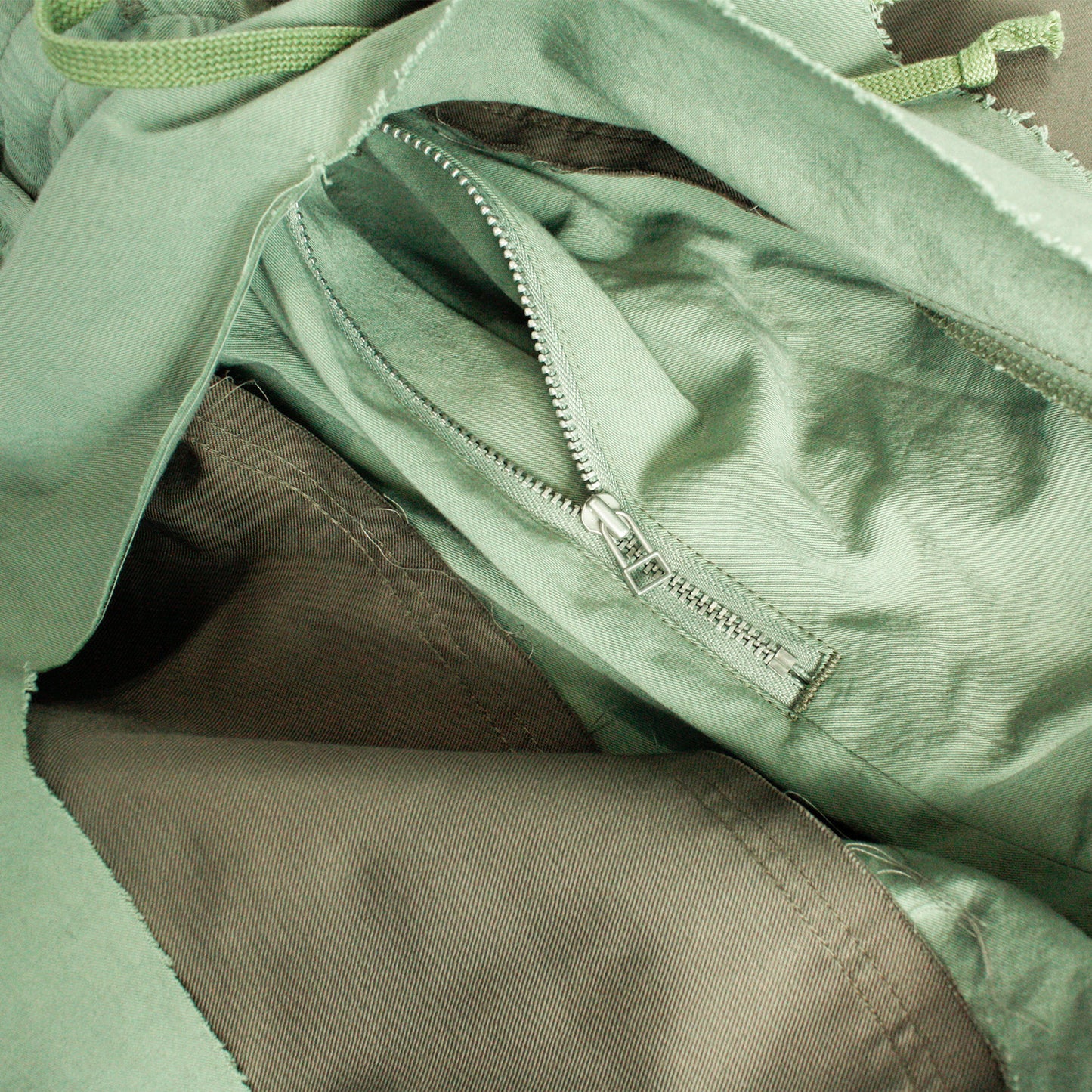 MUZE TURQUOISE LABEL - 【COTTEN DYED TWILL 3D TROUSERS(KHAKI)】ミューズ コットン ツイル トラウザー カーキ