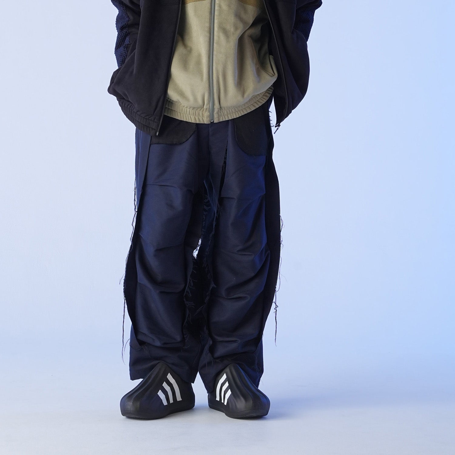 MUZE TURQUOISE LABEL - SOLARO 3D TROUSERS(NAVY)ミューズ 2023年春夏