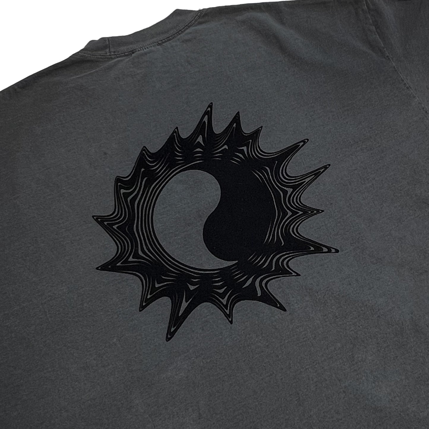 MUZE BLACK LABEL -【ACID YIN-YANG FLOCKY PRINT T-SH(PIGMENT BLACK)】ミューズ インヤン Tシャツ フロッキー ピグメント ブラック