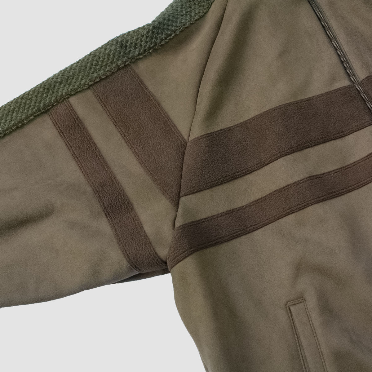 MUZE TURQUOISE LABEL - SWITCHING TRACK BLOUSON(KHAKI)ミューズ 2023年秋冬 トラック ジャケット カーキ