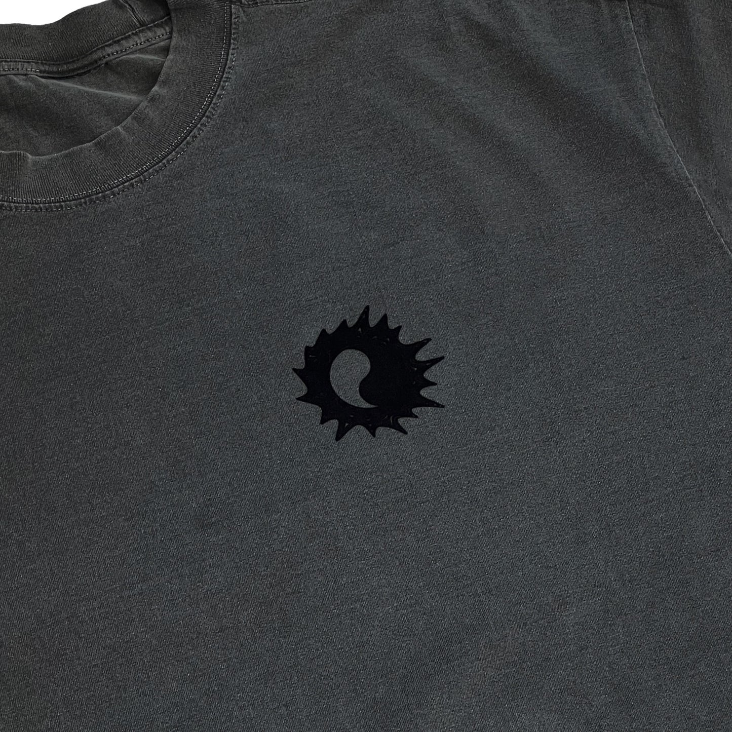 MUZE BLACK LABEL -【ACID YIN-YANG FLOCKY PRINT T-SH(PIGMENT BLACK)】ミューズ インヤン Tシャツ フロッキー ピグメント ブラック
