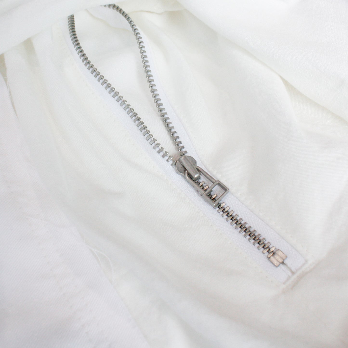 MUZE TURQUOISE LABEL - 【COTTEN DYED TWILL 3D TROUSERS(WHITE)】ミューズ コットン ツイル トラウザー ホワイト