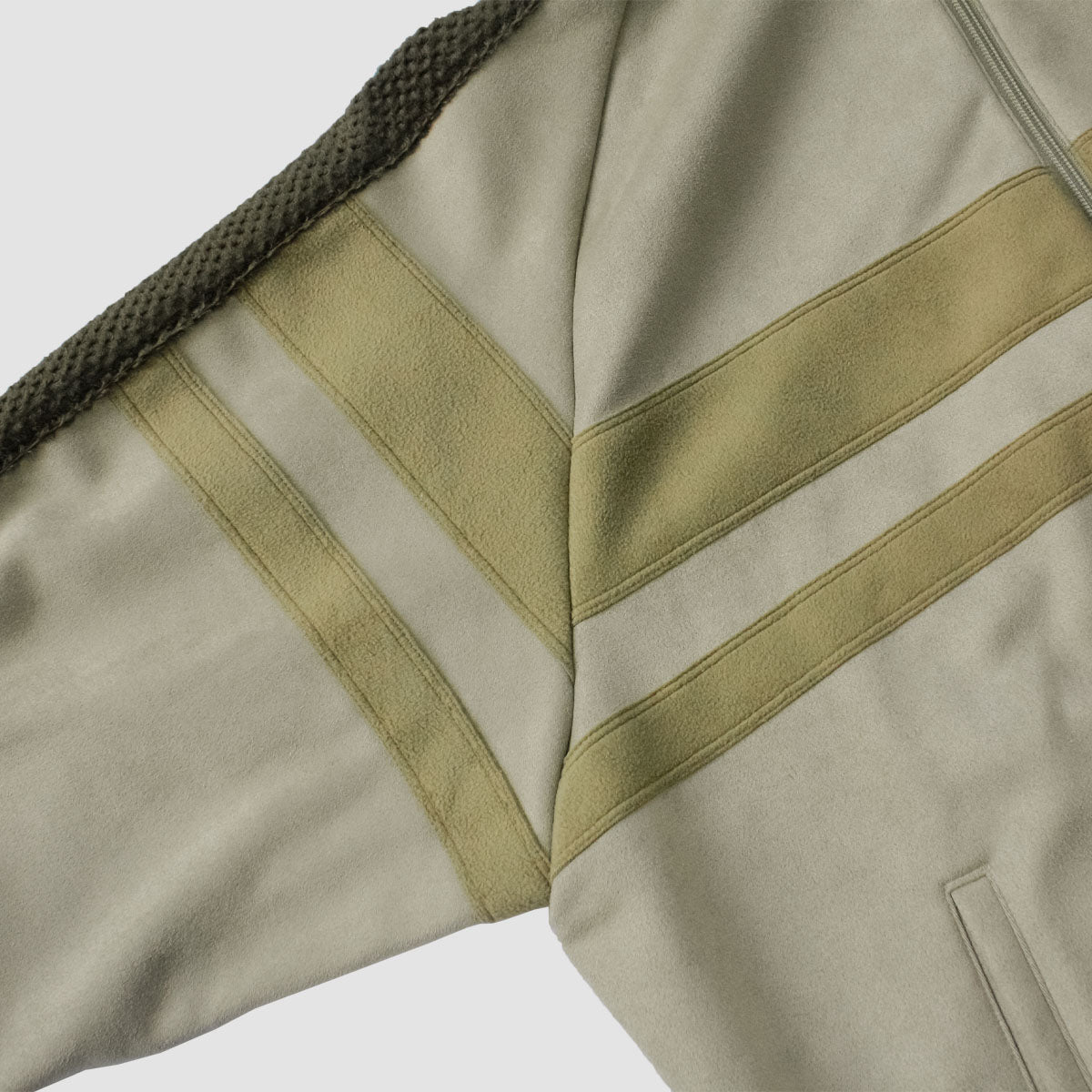 MUZE TURQUOISE LABEL - SWITCHING TRACK BLOUSON(L.KHAKI)ミューズ 2023年秋冬 トラック ジャケット ライト カーキ