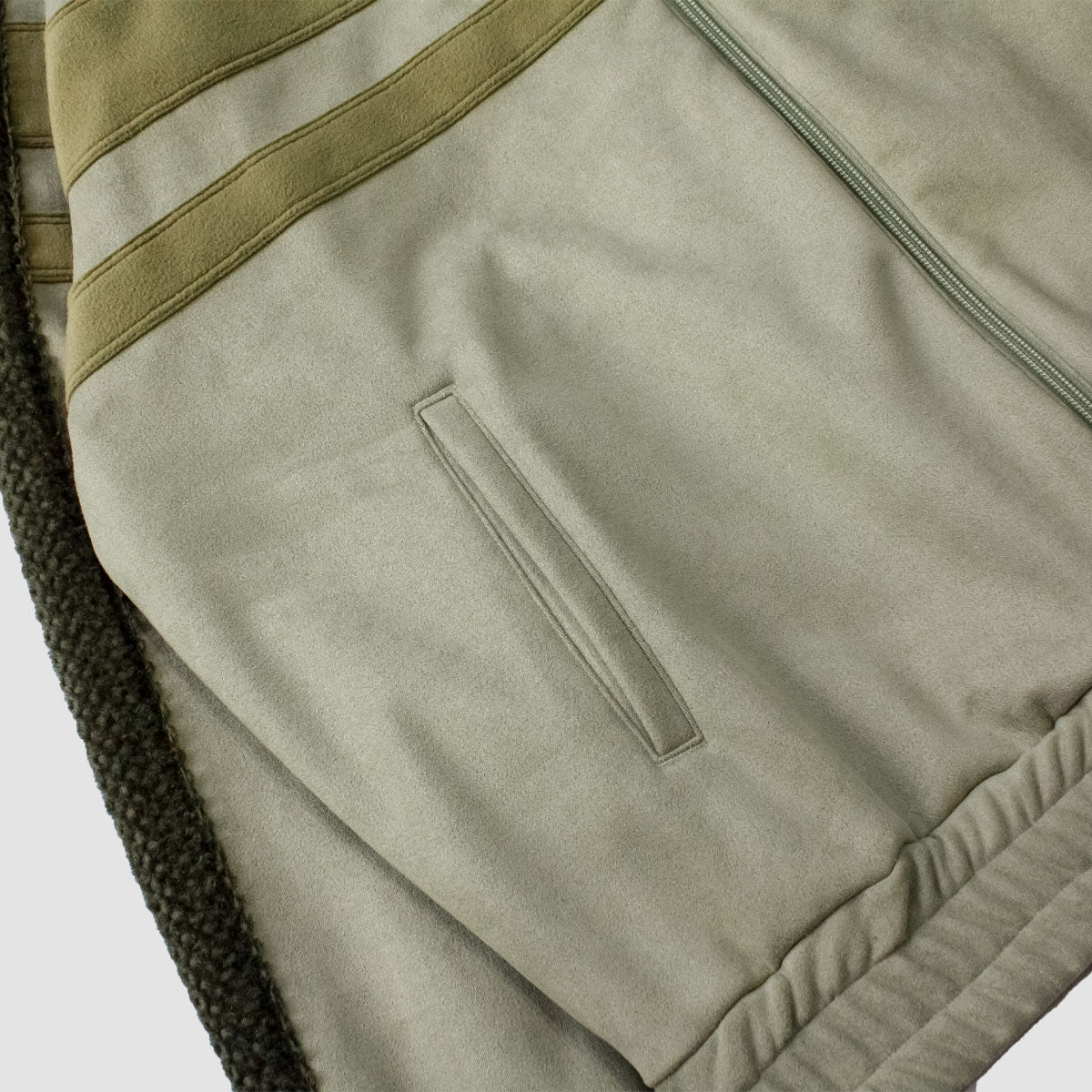 MUZE TURQUOISE LABEL - SWITCHING TRACK BLOUSON(L.KHAKI)ミューズ 2023年秋冬 トラック ジャケット ライト カーキ
