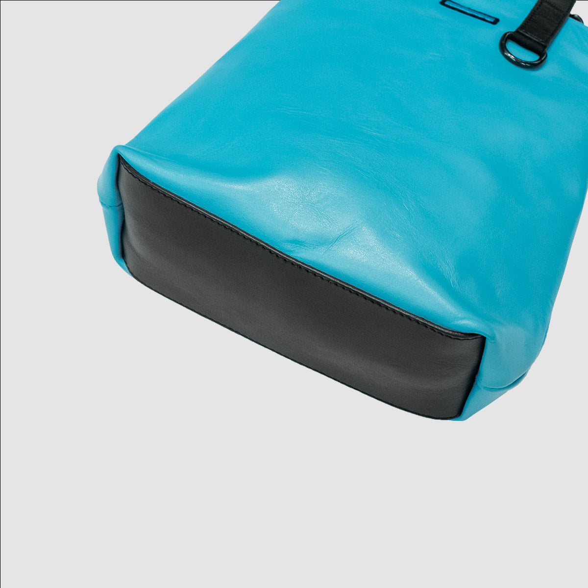 MUZE TURQUOISE LABEL - LEATHER SHOULDER BAG "Teddy" (TURQUOISE) ミューズ レザー ショルダーバッグ "テディ” ターコイズ