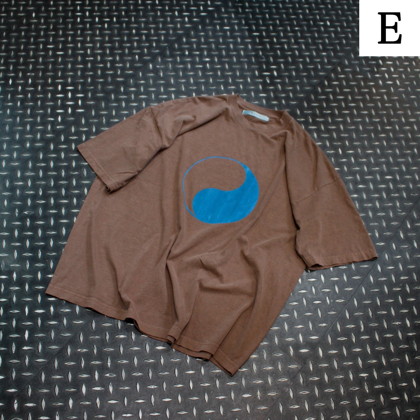 MUZE - MUZE GALLERY 5th Ltd. MINERAL WASH T-SH(BROWN) ミューズ ギャラリー 5周年 Tシャツ ブラウン