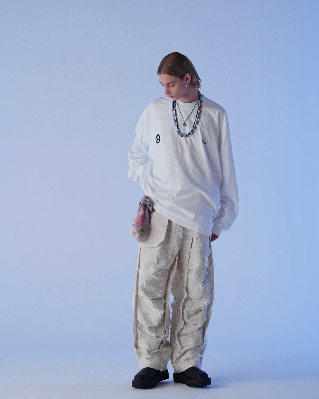 MUZE BLACK LABEL - MUZE PEACE EMBROIDERY LONG T-SHIRT(WHITE)ミューズ 2023年秋冬 ピース 刺繍 ロングTシャツ ホワイト