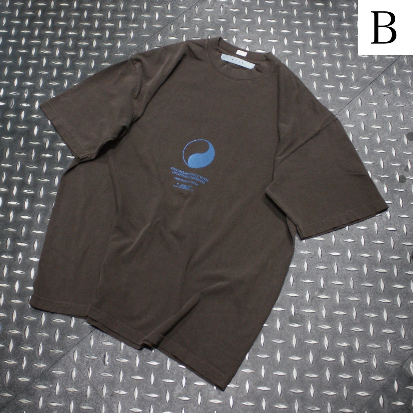MUZE - MUZE GALLERY 5th Ltd. MINERAL WASH T-SH(DARK BROWN) ミューズ ギャラリー 5周年 Tシャツ ダークブラウン