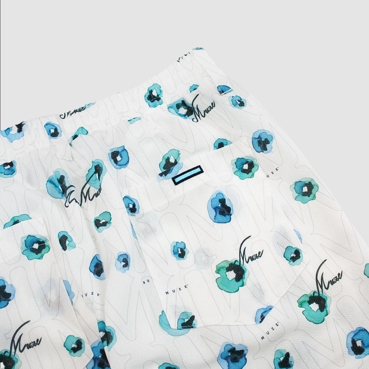 MUZE TURQUOISE LABEL - FLOWER HANDWRITING LOGO EASY PANTS (WHITE) ミューズ グラフィック パンツ ホワイト