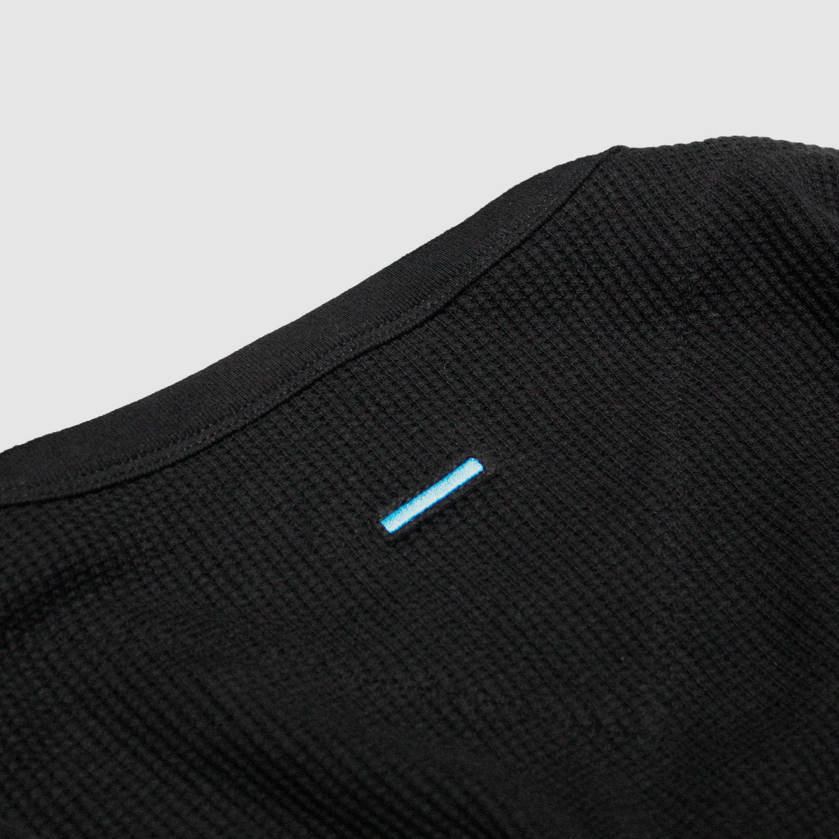 MUZE TURQUOISE LABEL - CIRCUIT RELAXED FIT WAFFLE MESH LONG SLEEVE(BLACK) ミューズ 2022年秋冬 サーキット リラックスドフィット ワッフルメッシュ ロングスリーブ ブラック