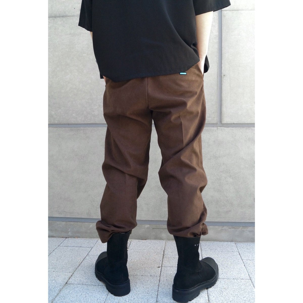 MUZE TURQUOISE LABEL - CENTER SEAM SUEDE SLACKS (DARK BROWN)