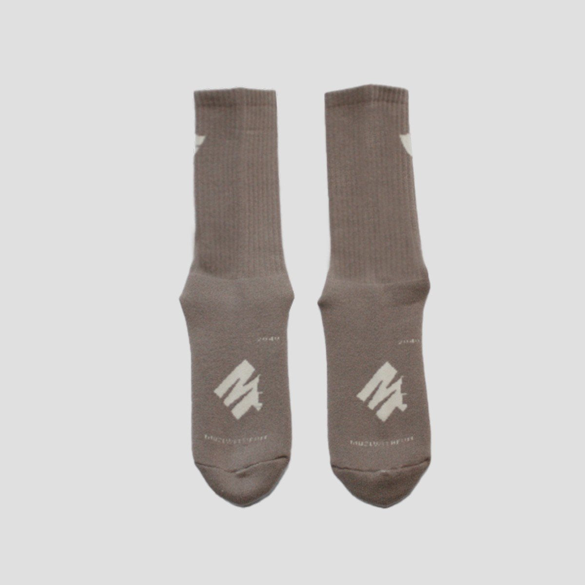 MUZE TURQUOISE LABEL - ×FUN EMBLEM SOCKS (BEIGE) ミューズ ターコイズ レーベル ソックス