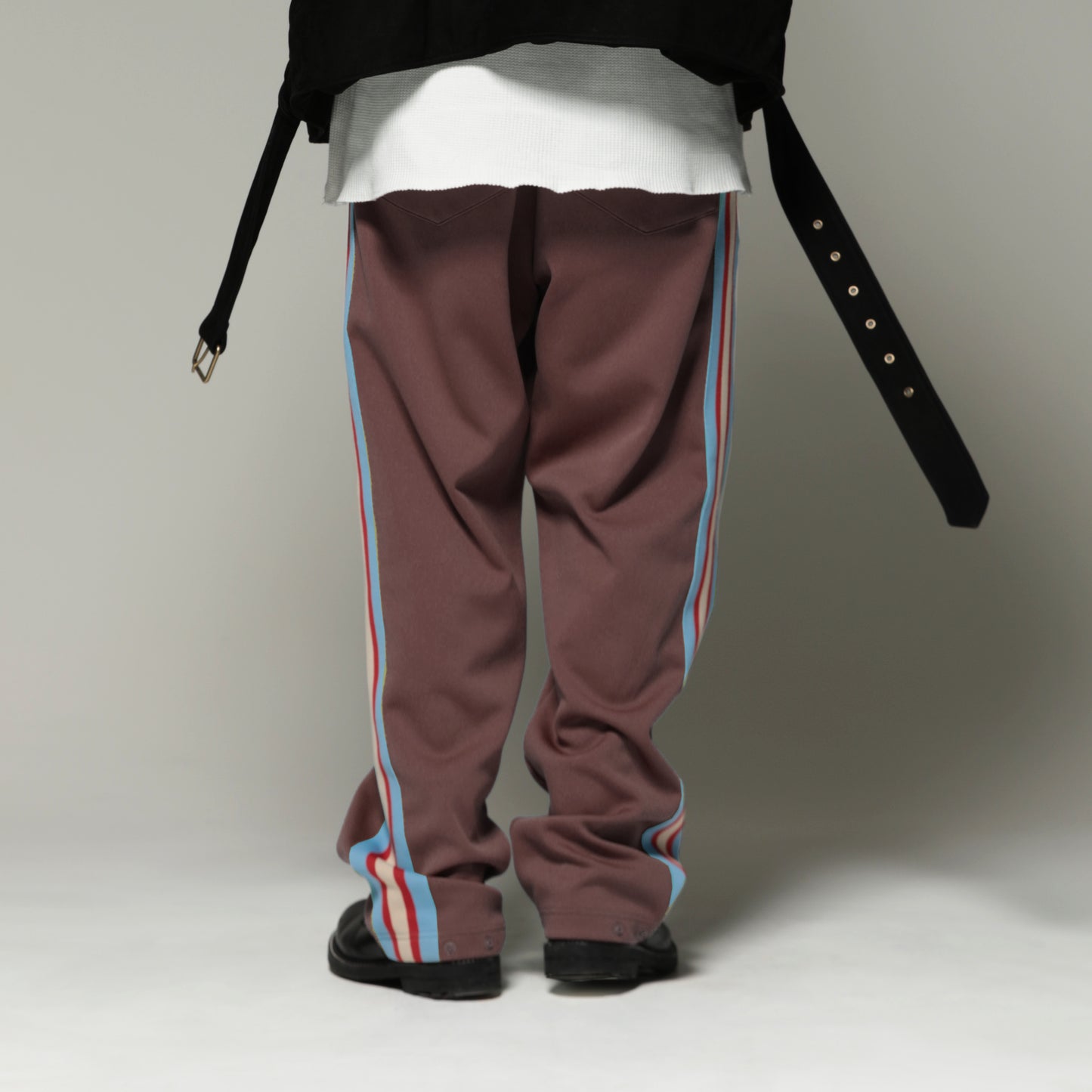 MUZE TURQUOISE LABEL - TRACK JERSEY PANTS(BROWN×RED LINE) ミューズ 2023年春夏 ジャージスラックス ブラウン