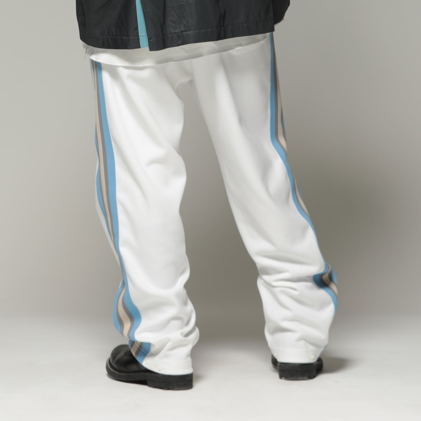 MUZE TURQUOISE LABEL - TRACK JERSEY PANTS(WHITE×TURQUOISE LINE) ミューズ 2023年春夏 ジャージスラックス ホワイト