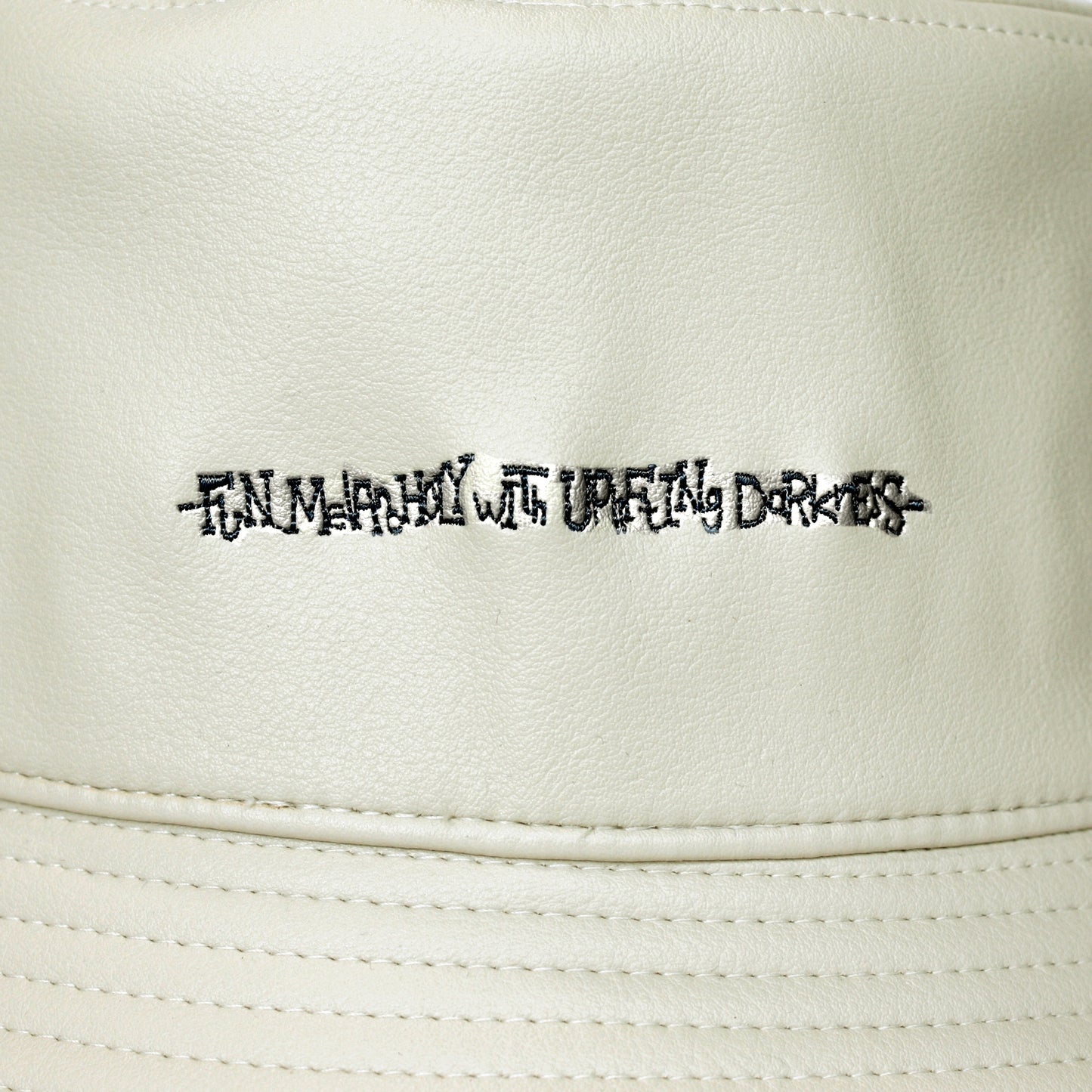 MUZE ミューズ【LOGO LEATHER BUCKET HAT】ロゴ レザー バケットハット(BEIGE×BLACK)