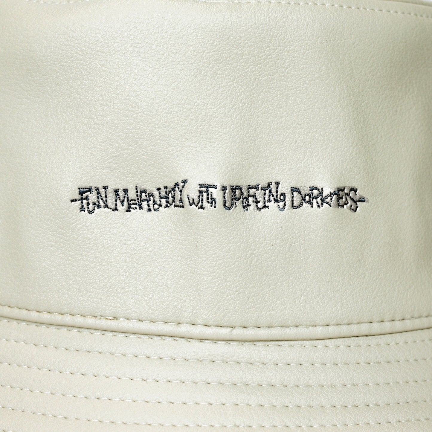MUZE ミューズ【LOGO LEATHER BUCKET HAT】ロゴ レザー バケットハット(BEIGE×BLACK)