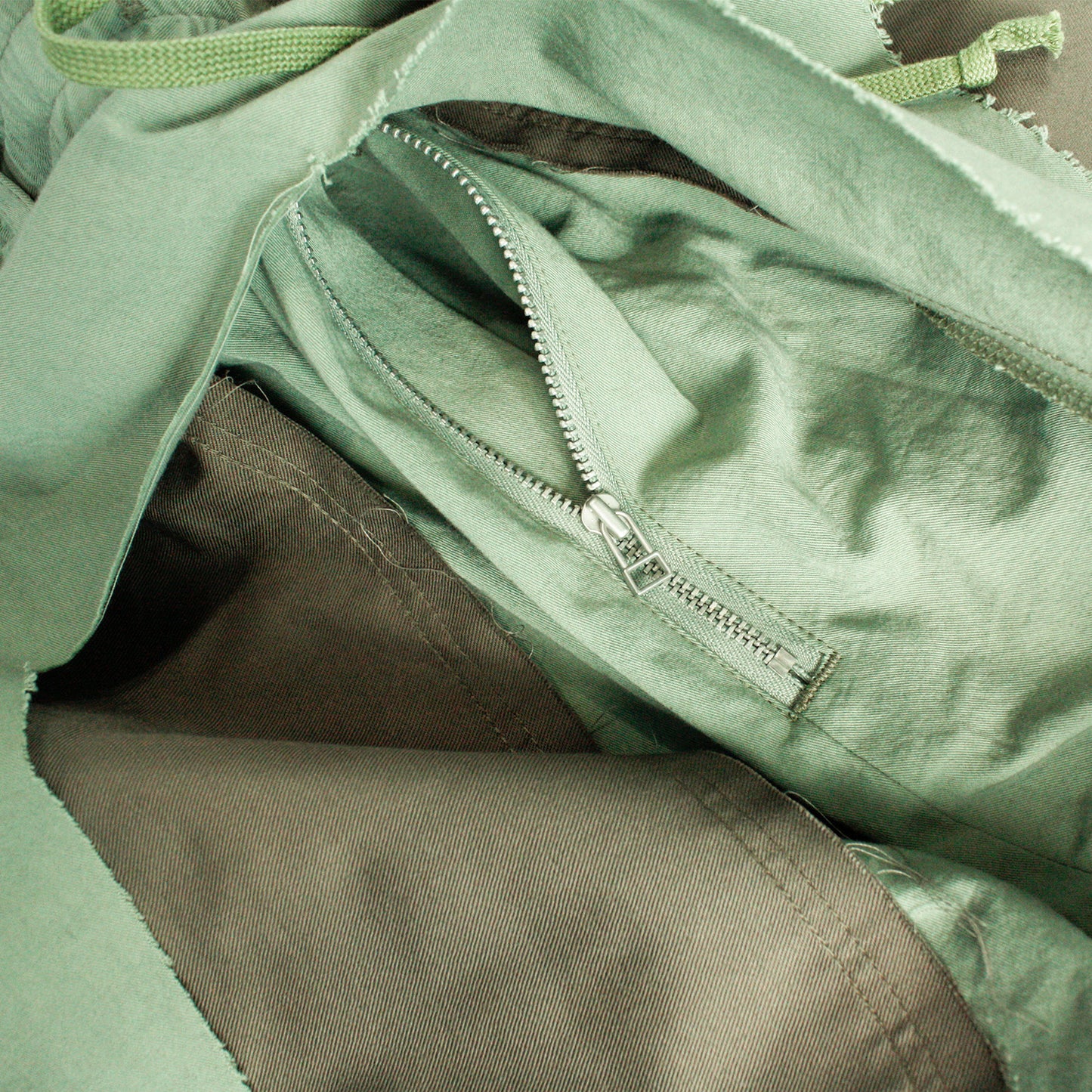 MUZE TURQUOISE LABEL - 【COTTEN DYED TWILL 3D TROUSERS(KHAKI)】ミューズ コットン ツイル  トラウザー カーキ