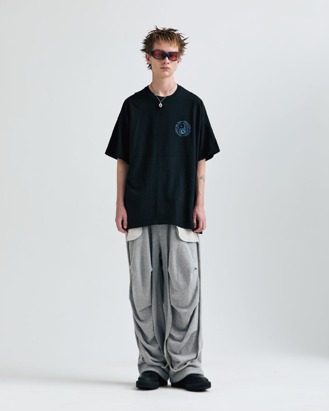 MUZE BLACK LABEL -【STAND ALONE YIN-YANG T-SH (BLACK)】ミューズ スタンド アローン インヤン Tシャツ ブラック