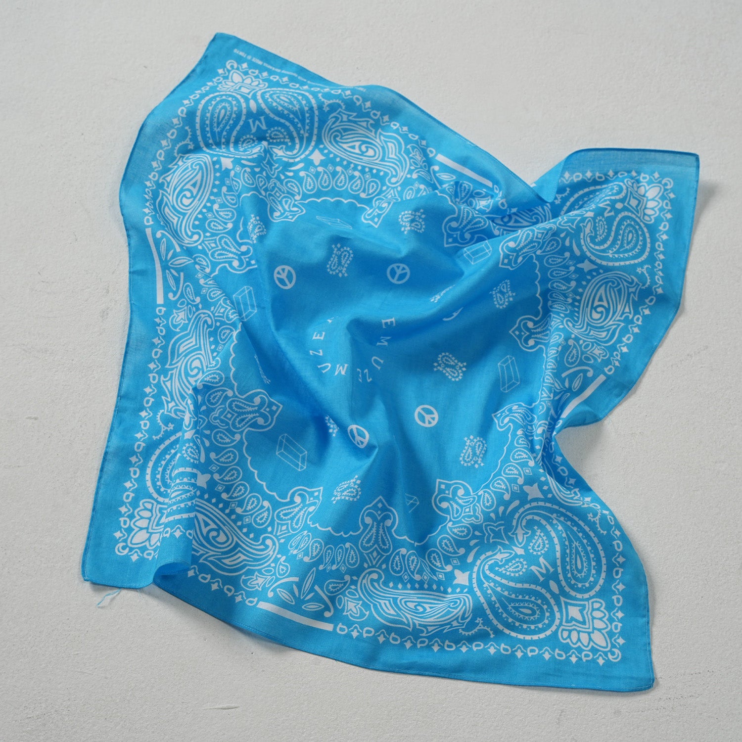 MUZE -【MUZE PAISLEY BANDANA(TURQUOISE)】ミューズ ペイズリー バンダナ ターコイズ – MUZE TOKYO