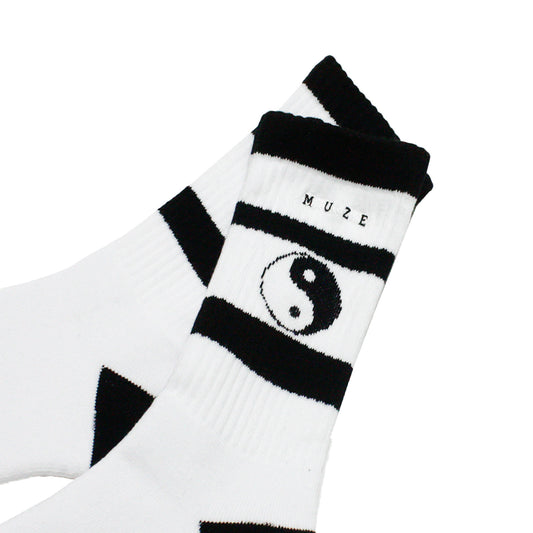 MUZE -【MUZE LOGO YIN-YANG SOX(WHITE × BLACK)】ミューズ ロゴ インヤン ソックス ブラック ホワイト