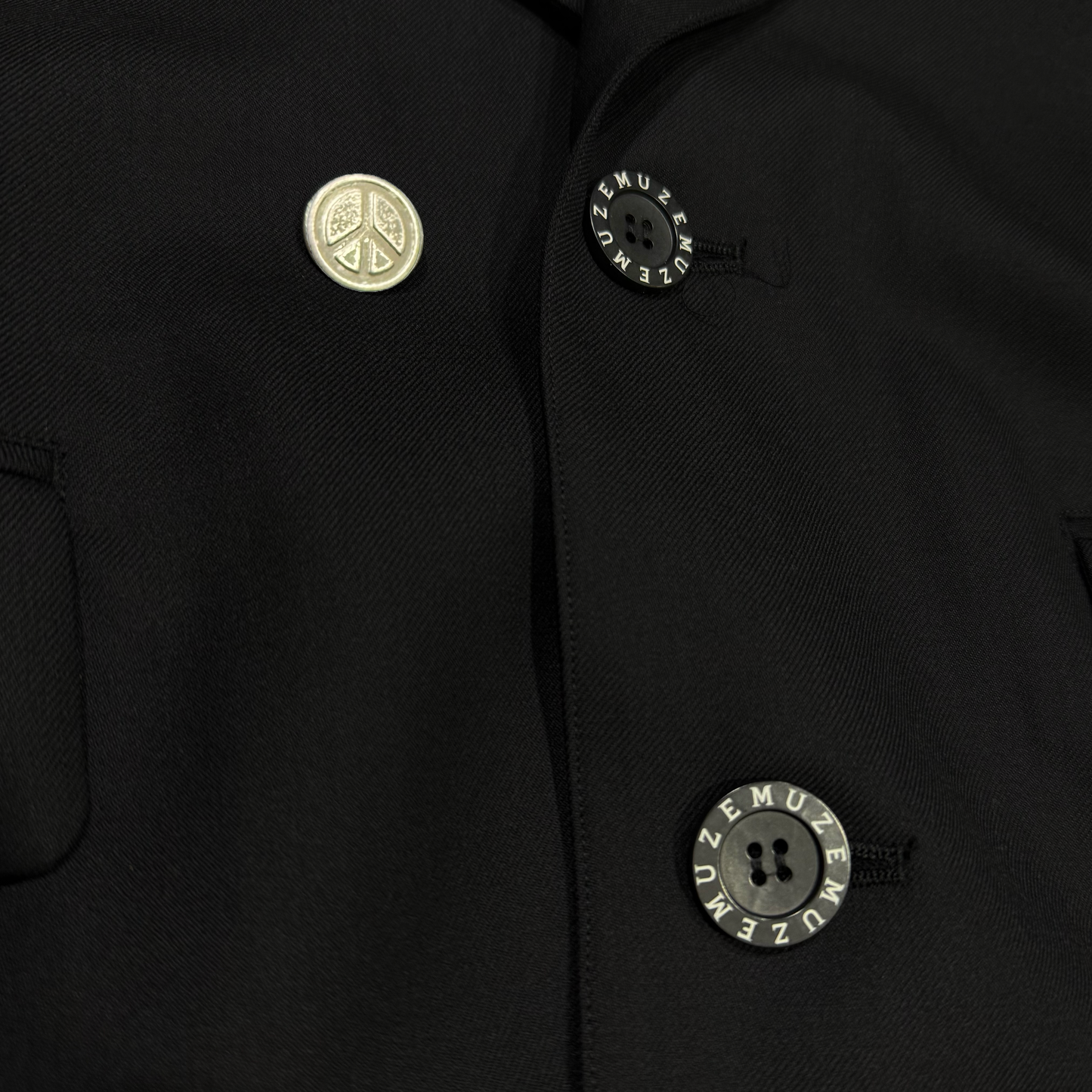 MUZE TURQUOISE LABEL - MUZE® PEACE TAILORED JACKET(BLACK)ミューズ MUZE TURQUOISE LABEL - MUZE® PEACE TAILORED JACKET(BLACK)ミューズ
