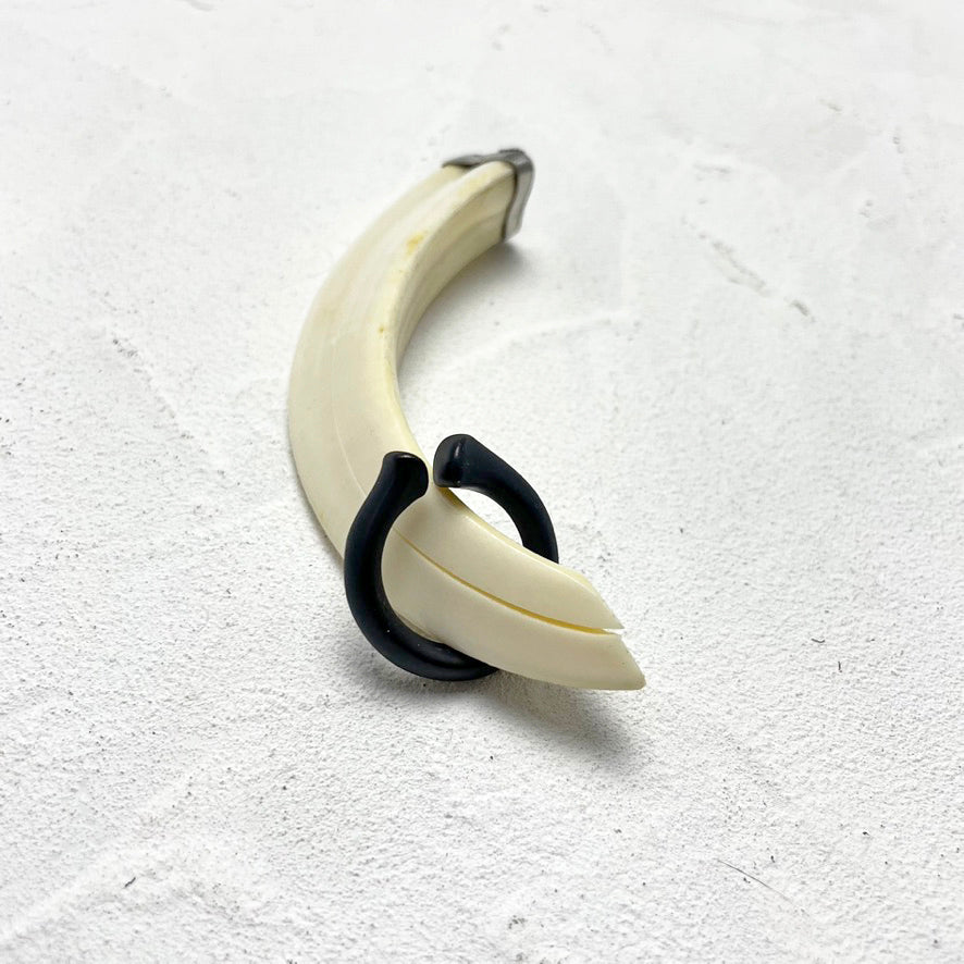 GARA - STAINLESS BONE RING & CHOKER(DIRT BLACK) ガラ ボーン リング チョーカー サージカルステンレス ブラック