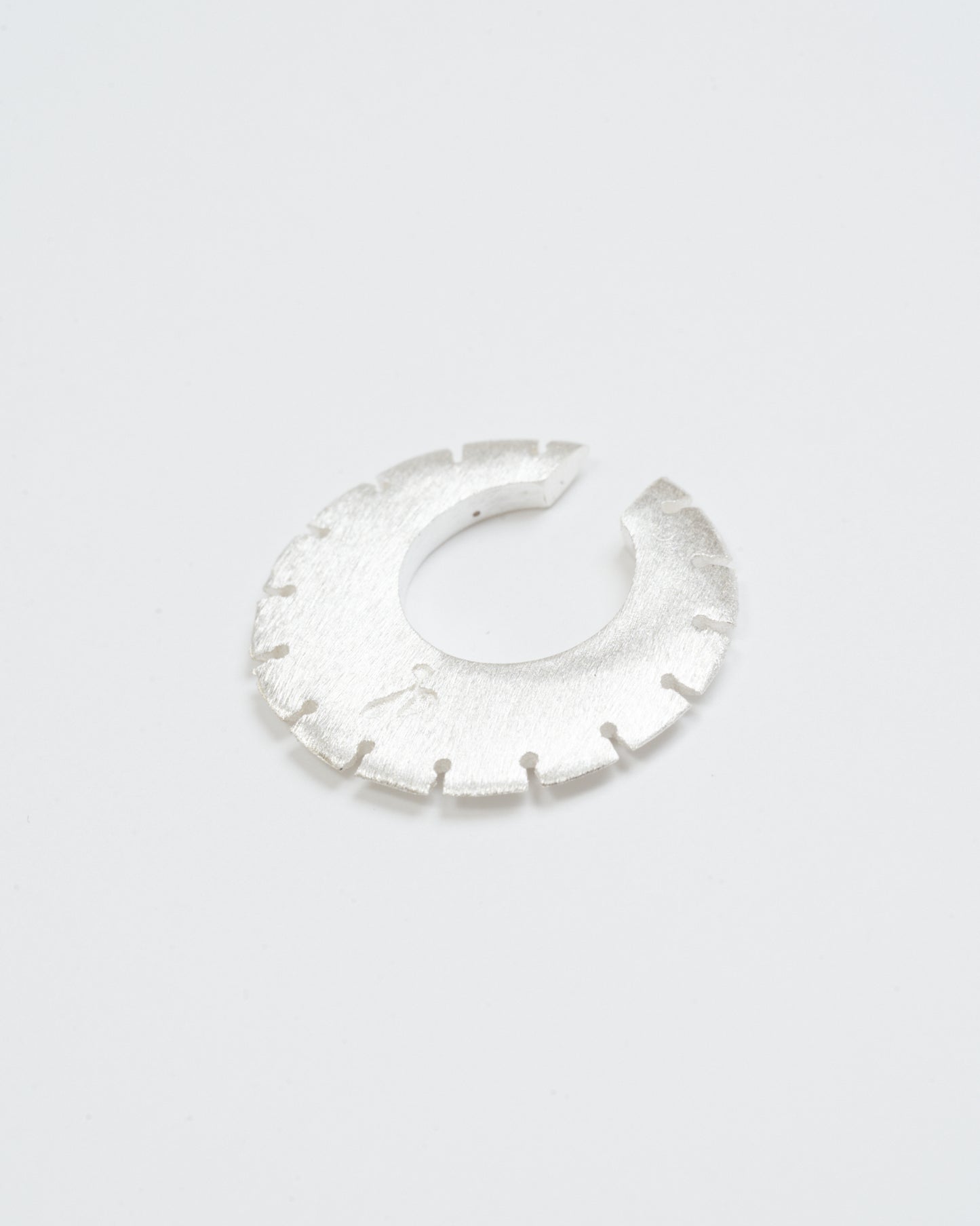 HIDAKA -【Disc Cutter Ear Cuff(SILVER)】ヒダカ ディスク イヤーカフ シルバー SV925