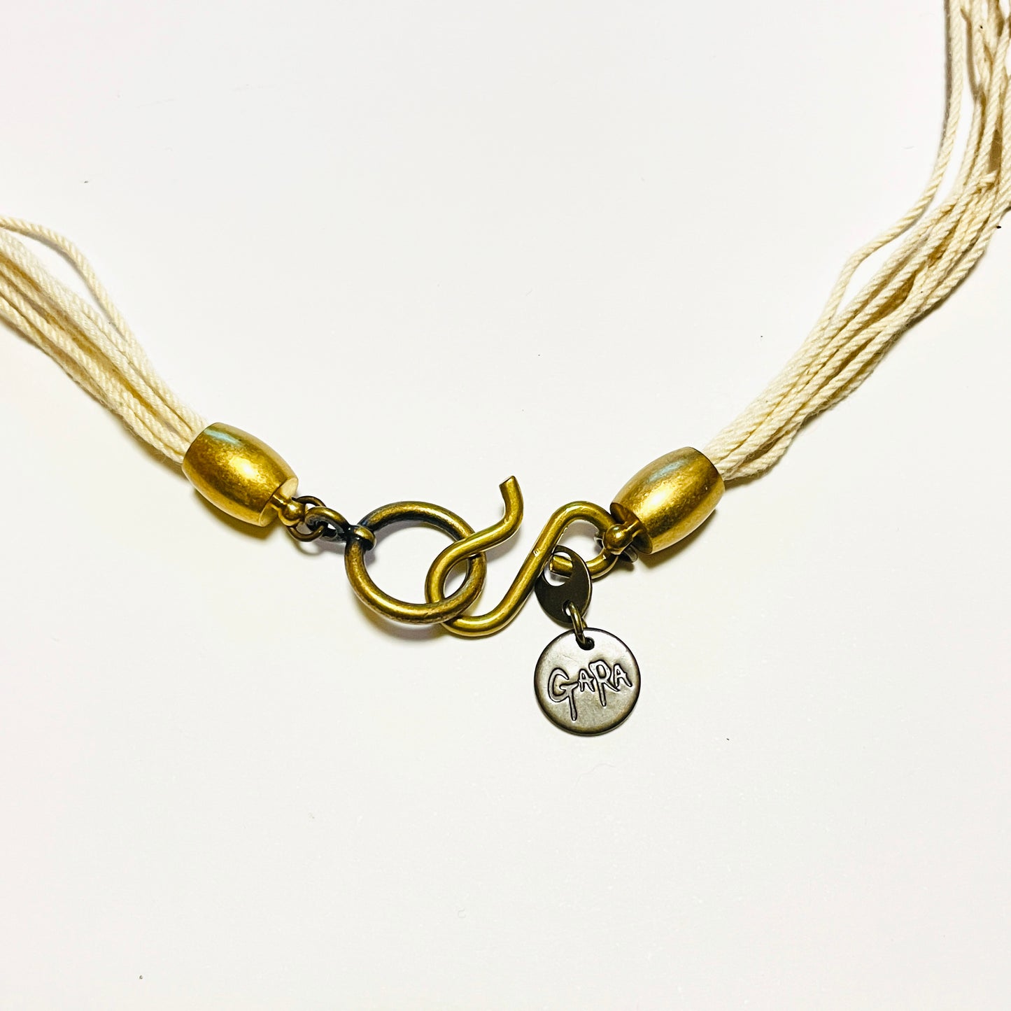 受注 / GARA -【MANTRA NECKLACE (BEIGE×GOLD)】