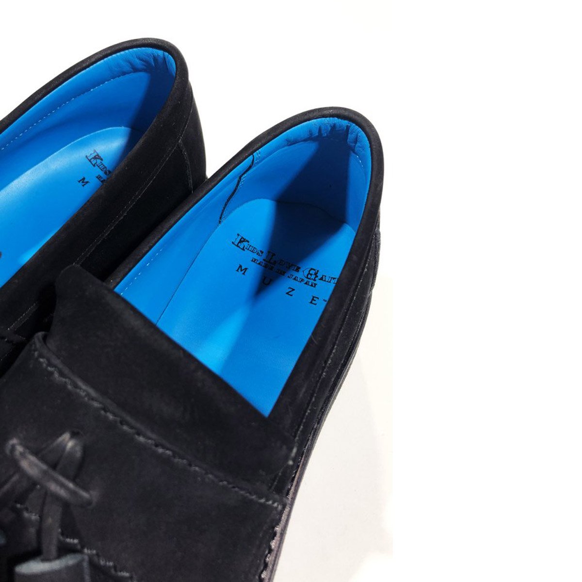 MUZE TURQUOISE LABEL【MUZE × KIDS LOVE GAITE - BIG TASSEL LOAFERS】(BLACK)