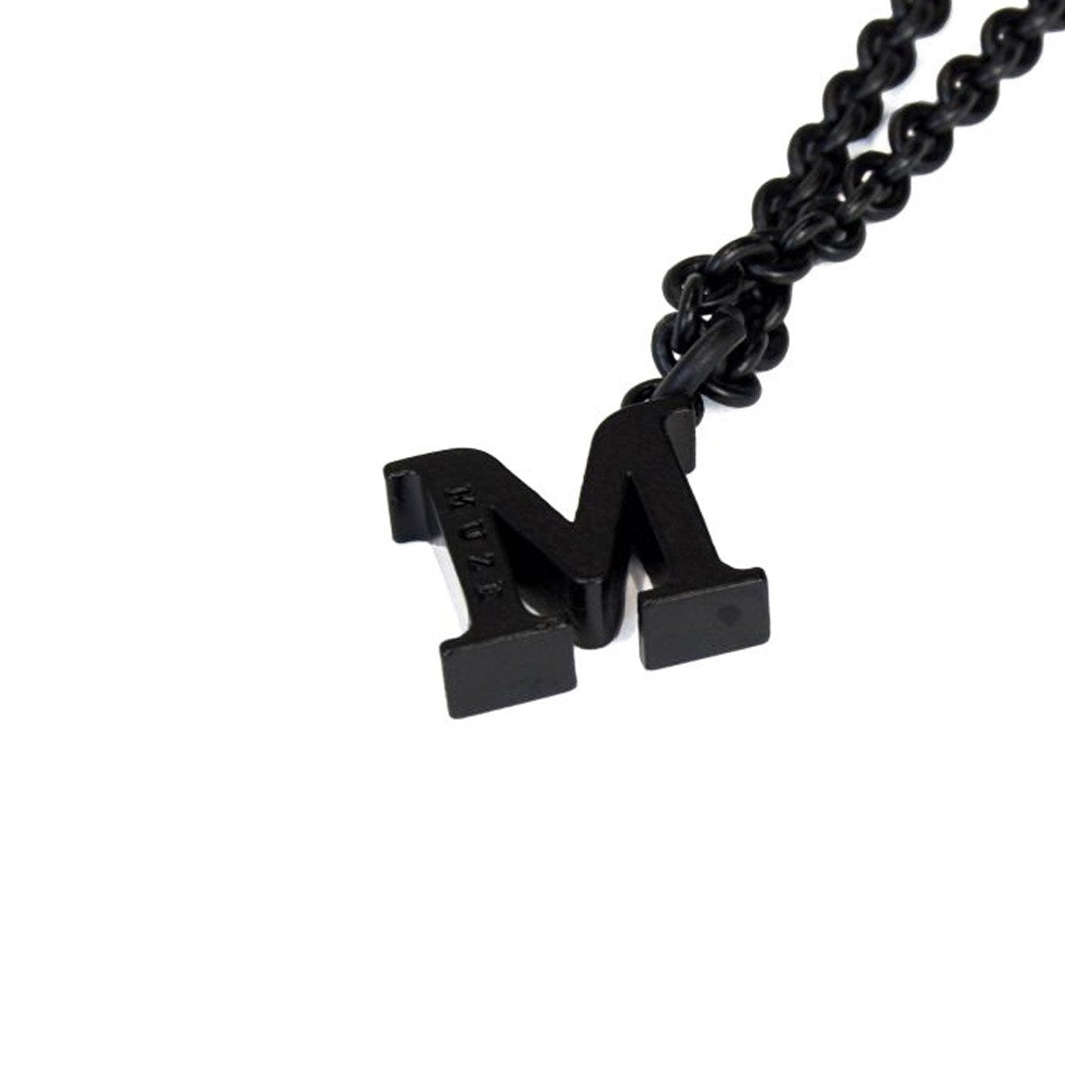 MUZE - M LOGO NECKLACE (SHINY BLACK) ミューズ ロゴ ネックレス シャイニーブラック