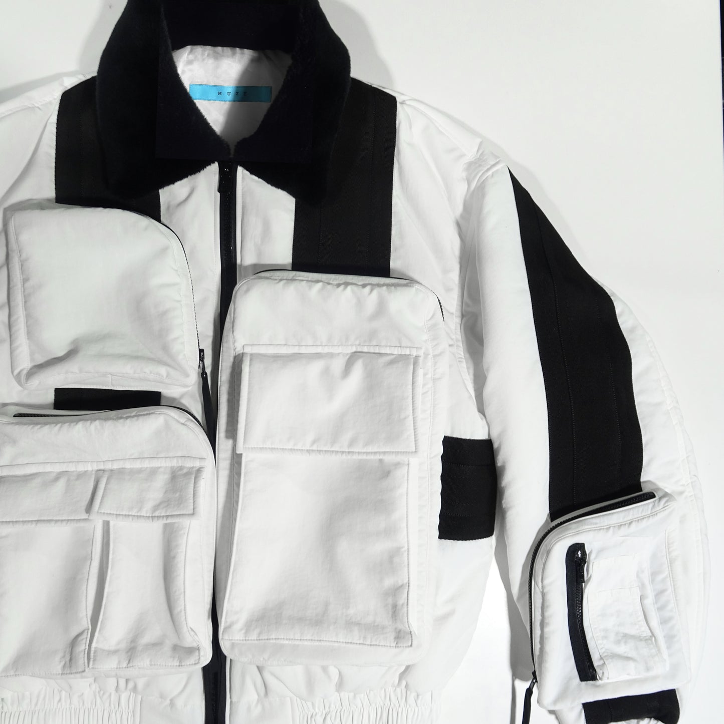 MUZE TURQUOISE LABEL - CIRCUIT BAG BOMBER JACKET(WHITE) ミューズ 2022年秋冬コレクション ホワイト