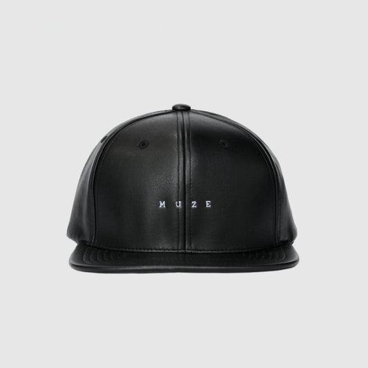 MUZE ミューズ 【LOGO LEATHER SNAPBACK CAP】ロゴ レザー スナップバック キャップ（BLACK×WHITE）