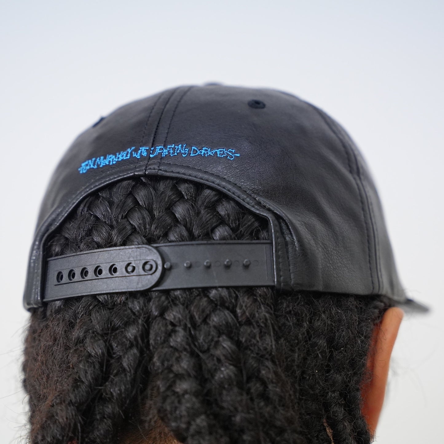 MUZE ミューズ 【LOGO LEATHER SNAPBACK CAP】ロゴ レザー スナップバック キャップ(BLACK×TURQUOISE)