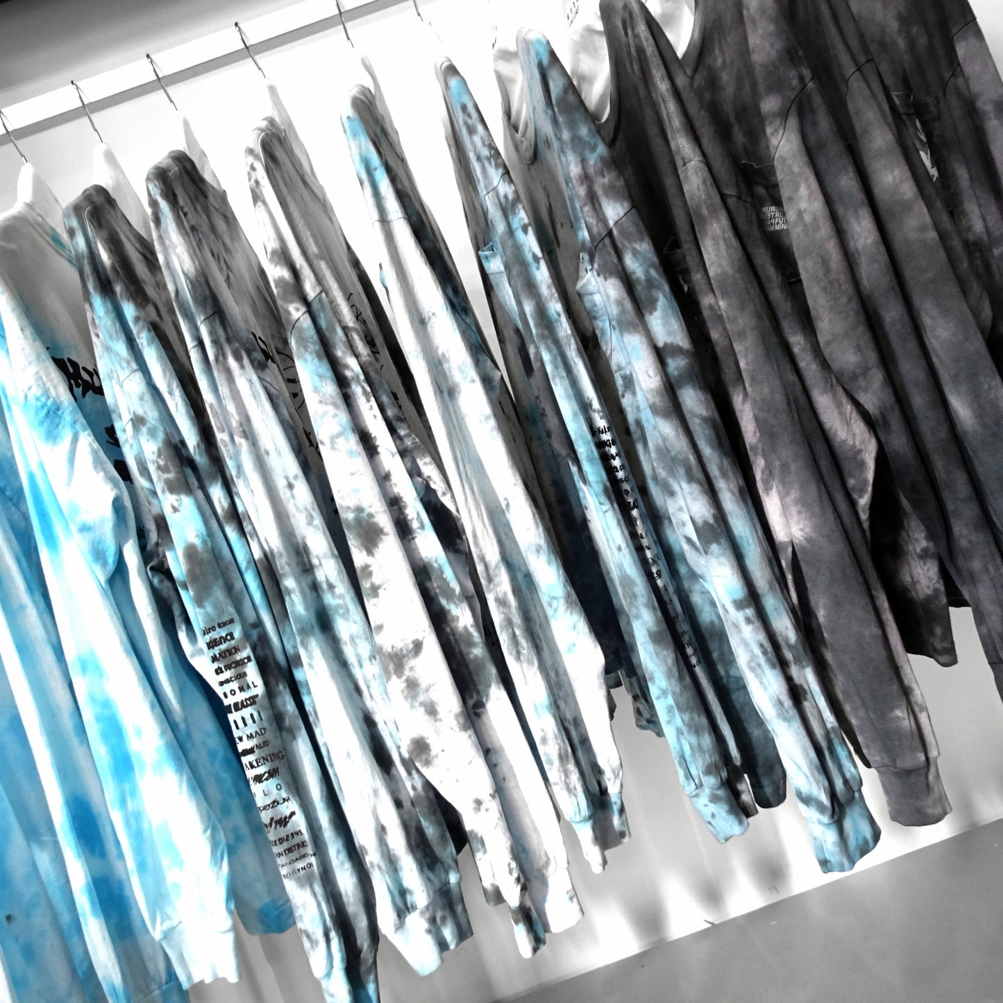 MUZE ミューズ 【TIE-DYE L/S TEE】タイダイ ロングスリーブ(ターコイズ×ブラック)