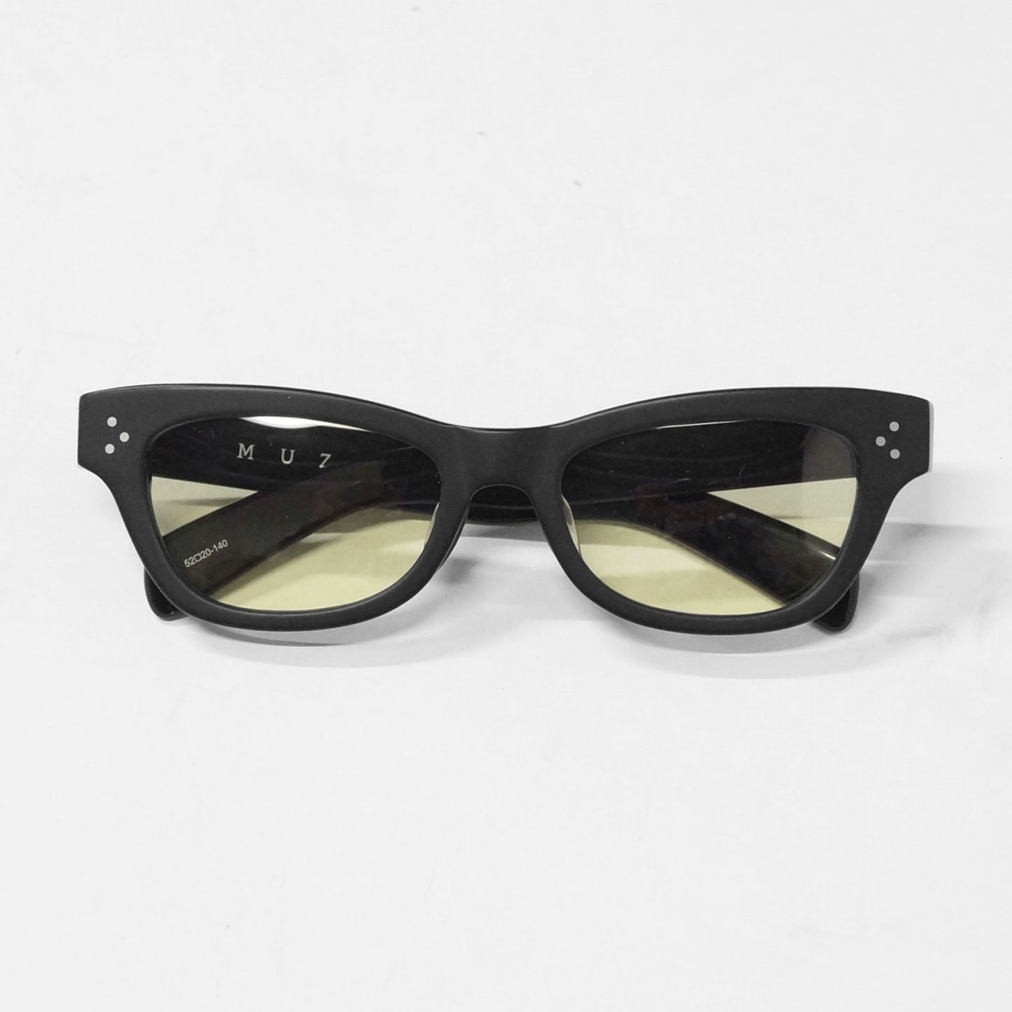 MUZE TURQUOISE LABEL ミューズ ターコイズ レーベル 【Cat Eye Sunglasses produced by INARI】キャットアイ サングラス プロデュースド バイ イナリ（ブラック×イエロー）