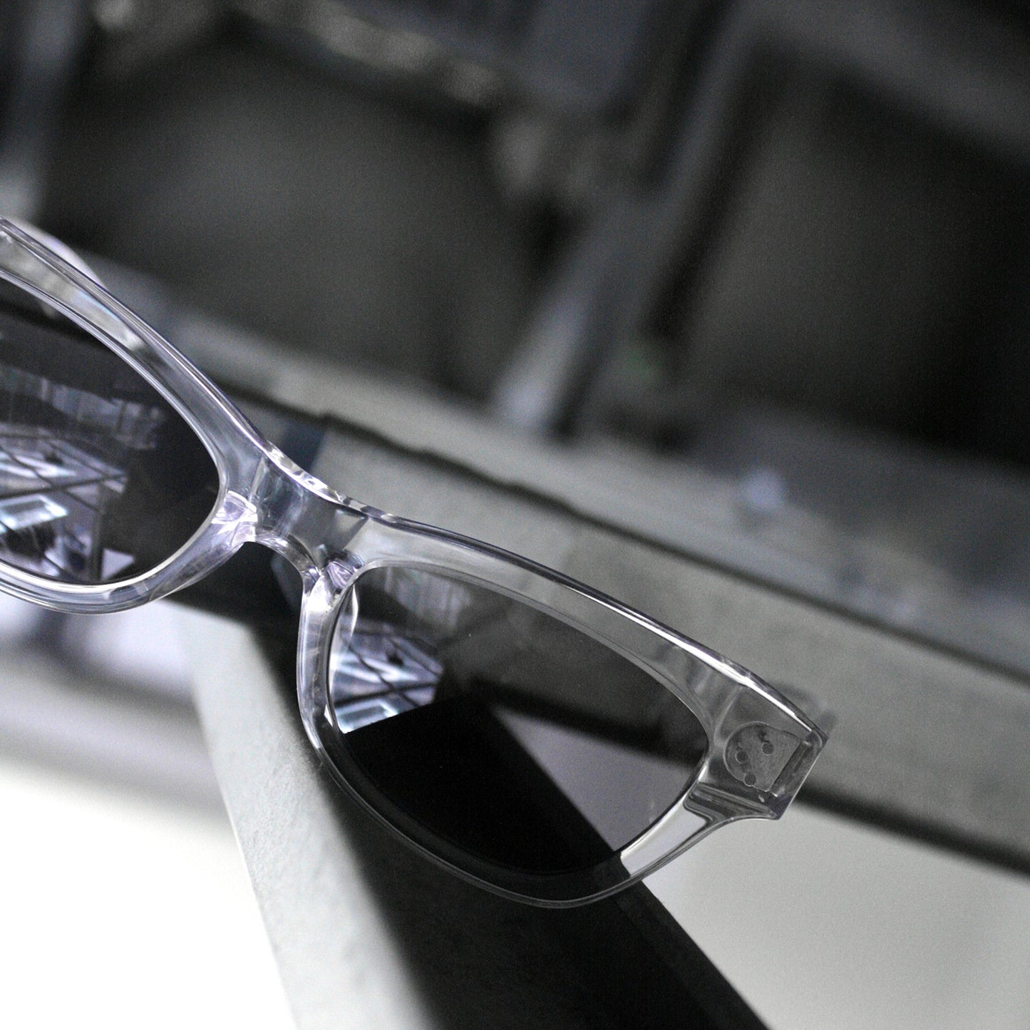 MUZE TURQUOISE LABEL ミューズ ターコイズ レーベル 【Cat Eye Sunglasses produced by INARI】キャットアイ サングラス プロデュースド バイ イナリ（クリア×ブラック）