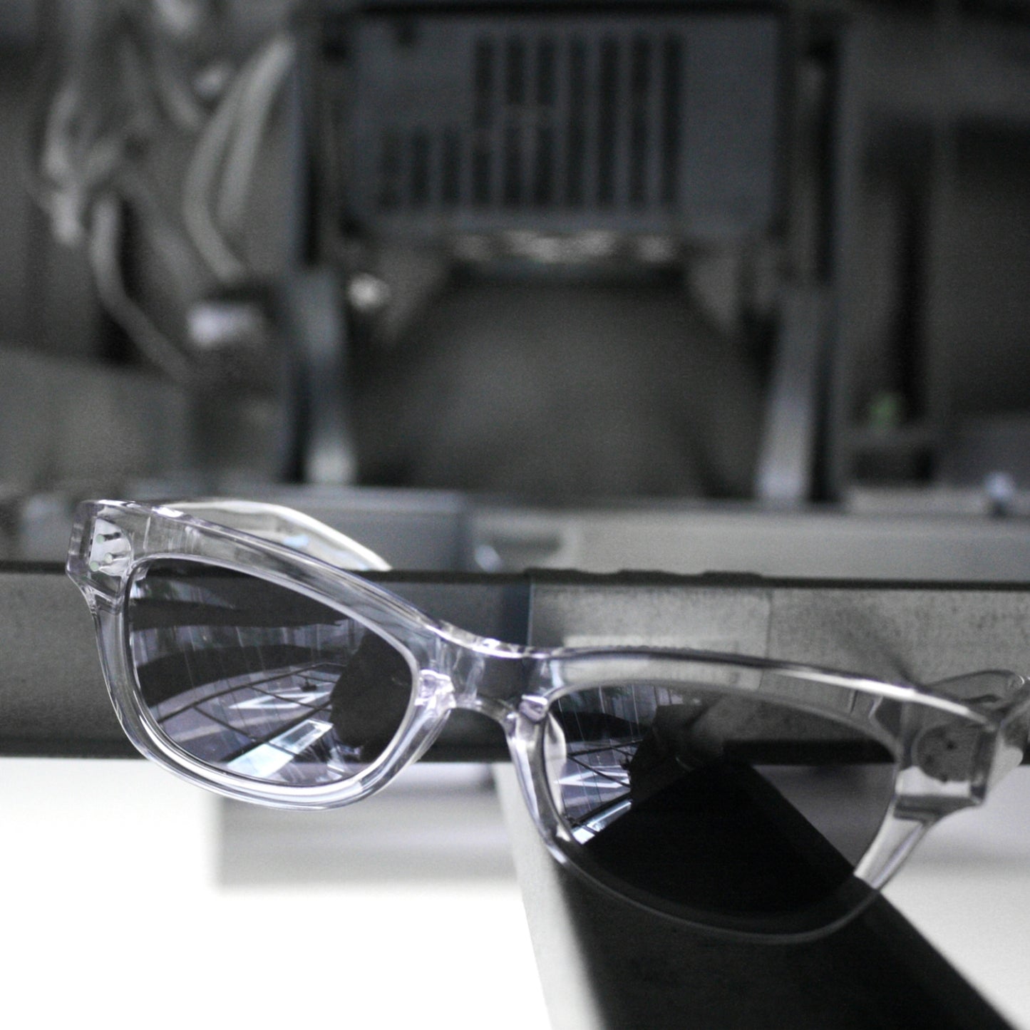 MUZE TURQUOISE LABEL ミューズ ターコイズ レーベル 【Cat Eye Sunglasses produced by INARI】キャットアイ サングラス プロデュースド バイ イナリ（クリア×ブラック）