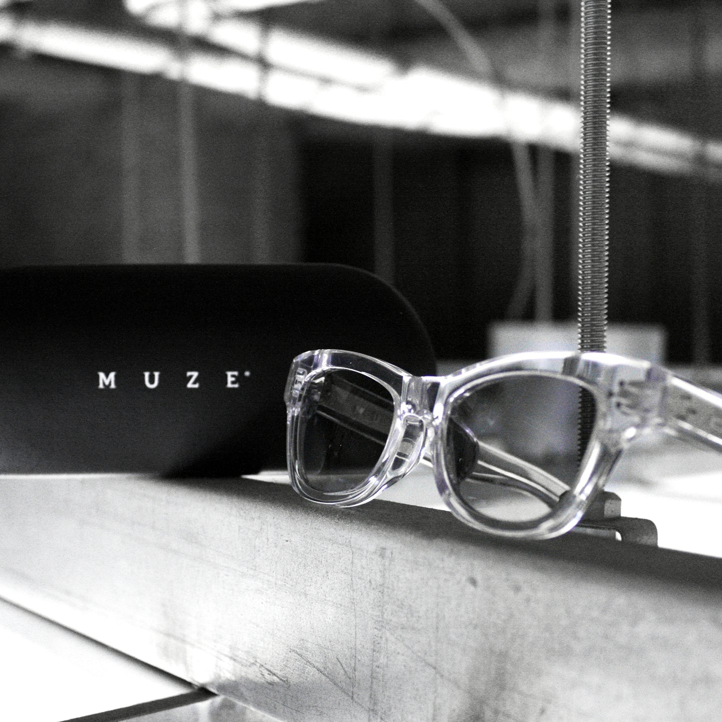 MUZE TURQUOISE LABEL ミューズ ターコイズ レーベル 【Cat Eye Sunglasses produced by INARI】キャットアイ サングラス プロデュースド バイ イナリ（クリア×ブラック）
