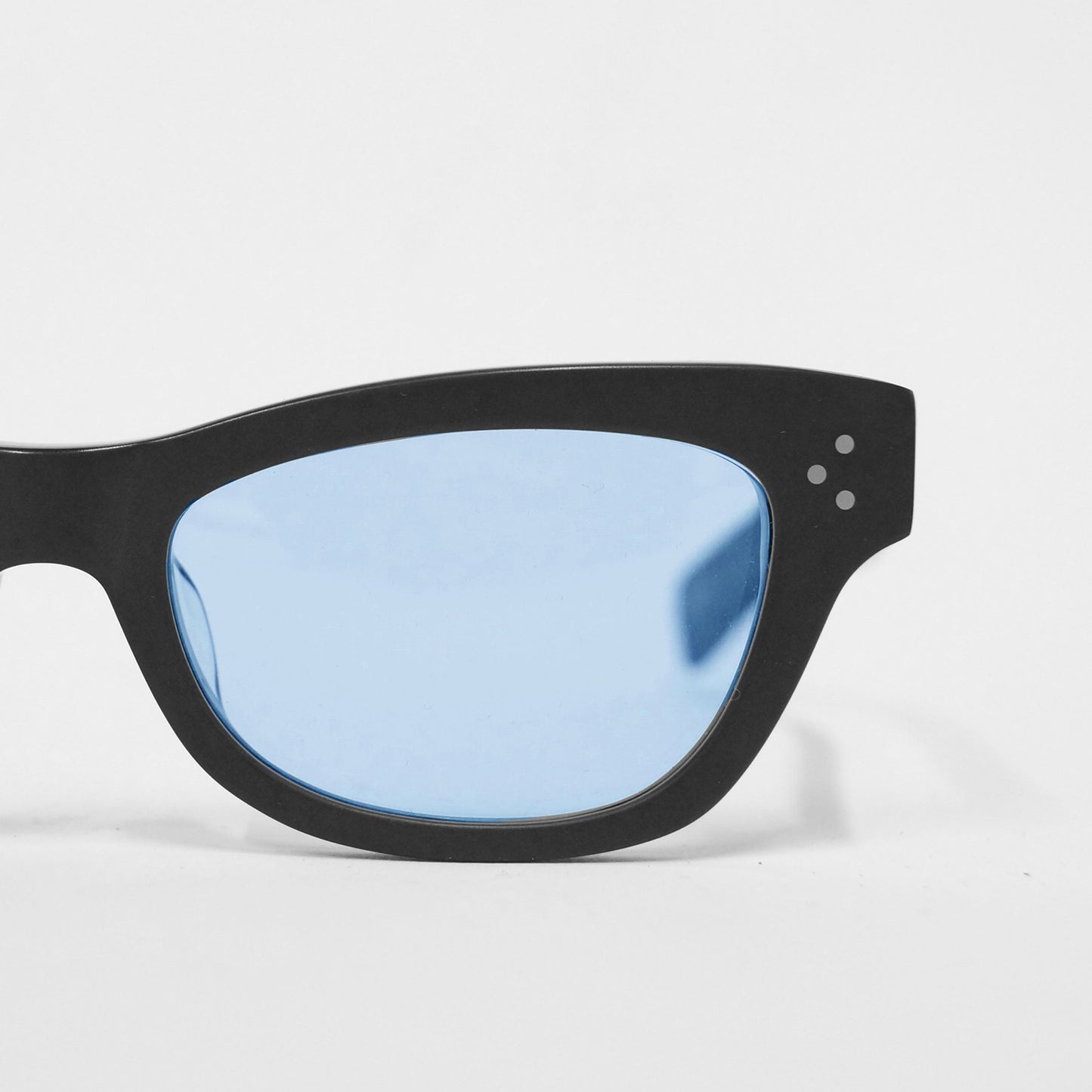 MUZE TURQUOISE LABEL ミューズ ターコイズ レーベル 【Cat Eye Sunglasses produced by INARI】キャットアイ サングラス プロデュースド バイ イナリ（ブラック×ブルー）