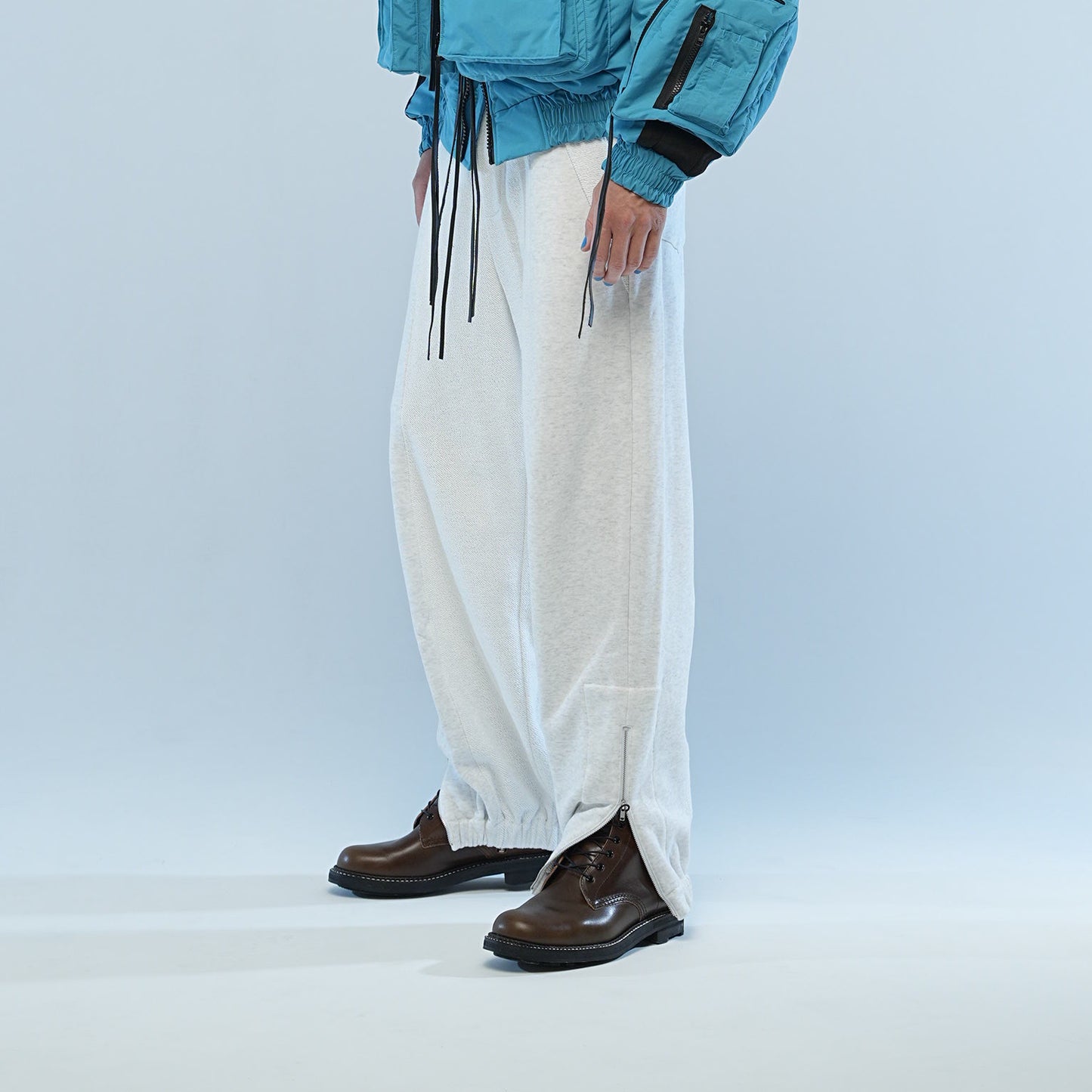 MUZE TURQUOISE LABEL - CIRCUIT RELAXED FIT SWEAT TROUSERS(MOKU) ミューズ リラックス スウェット トラウザーズ モク